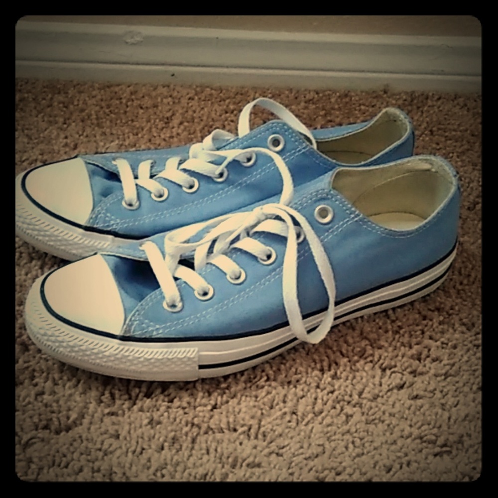 Low top shoes